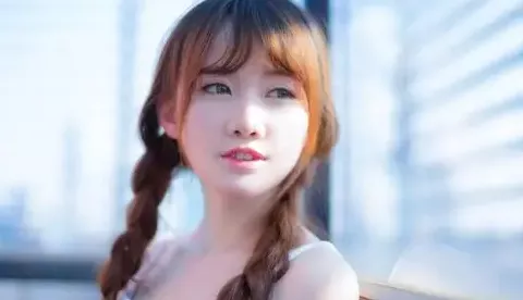 华伦天奴创始人去世